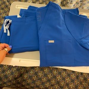 XL/Petite Figs- like new condition